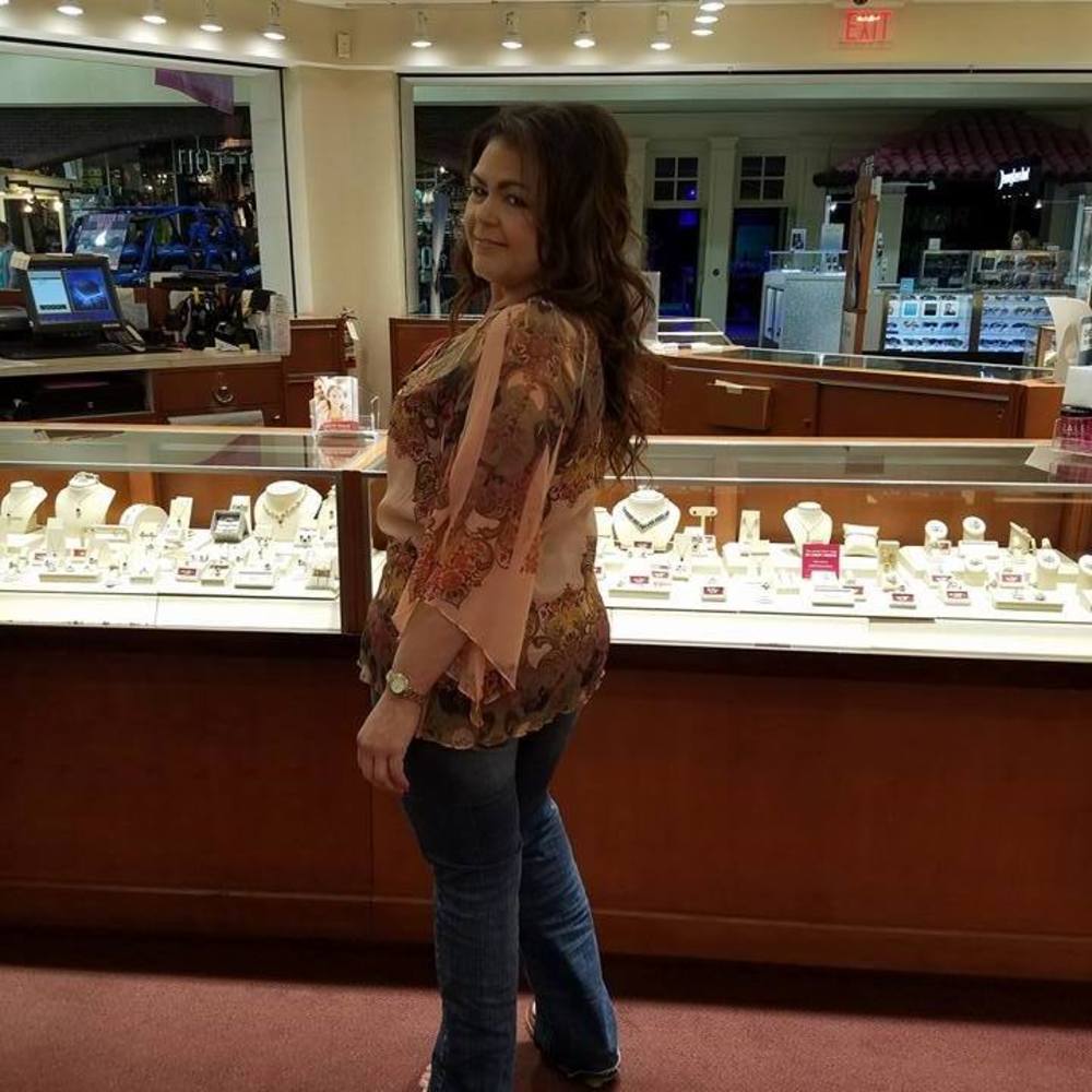 Meet your Posher, Marcelia